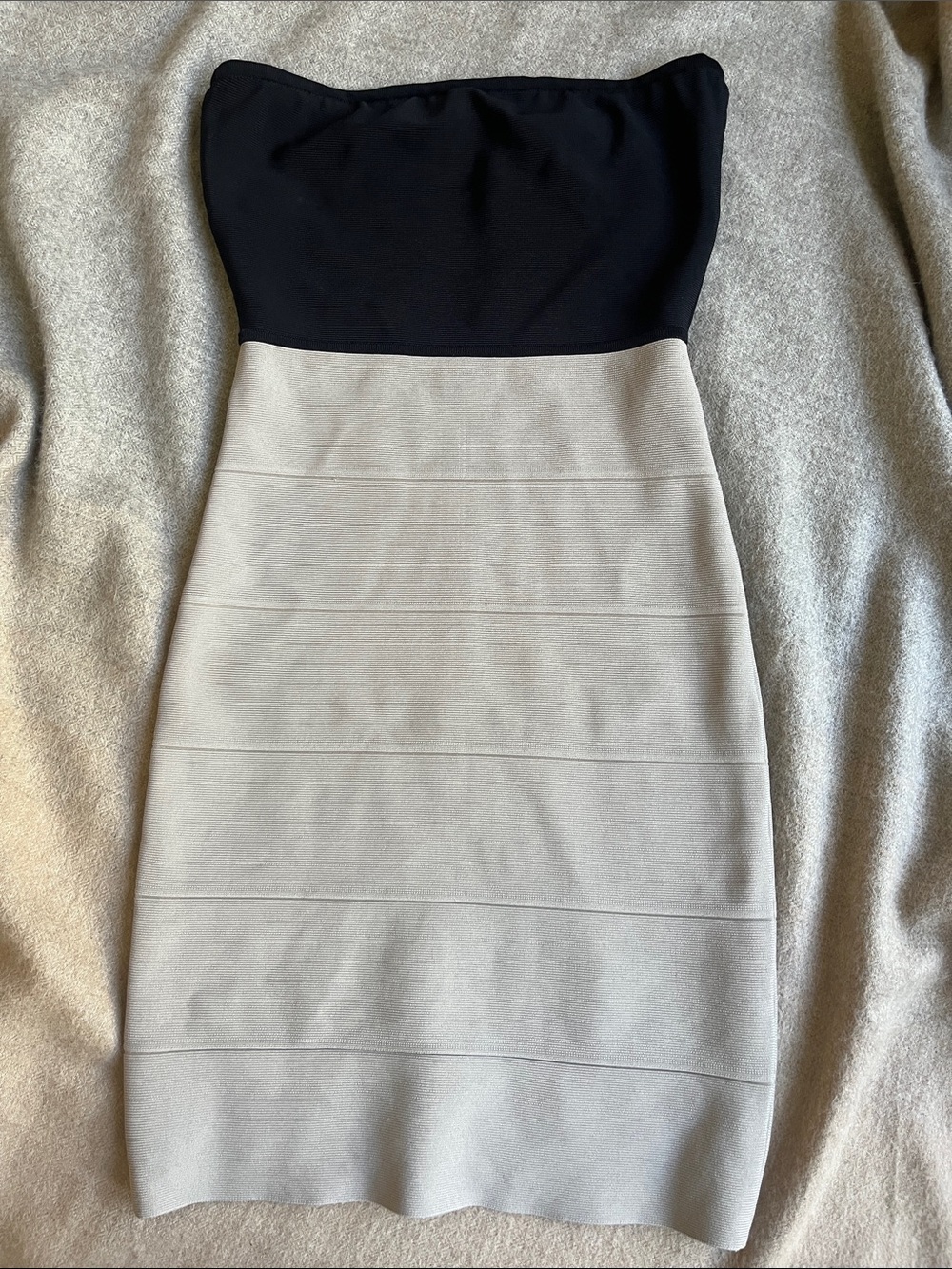BCBGMAXAZRIA Strapless bandage Mini Dress in Black & Cream Size XS